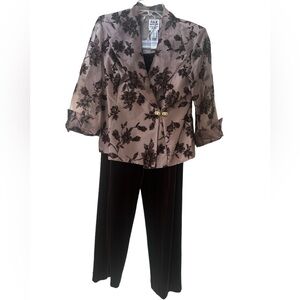 Women’s Vintage Pants Suit Velvet Flower Embellished 2 Piece Set Formal Size 6 P